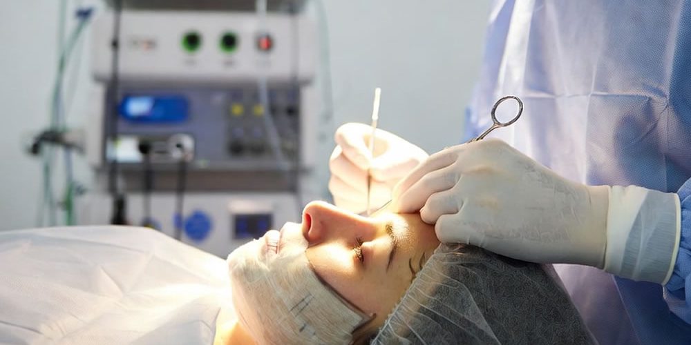 A CIRURGIA PLÁSTICA NO BRASIL – ERROS E ACERTOS